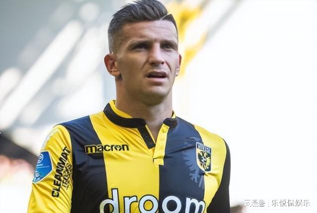 的水平与他 的水平与他