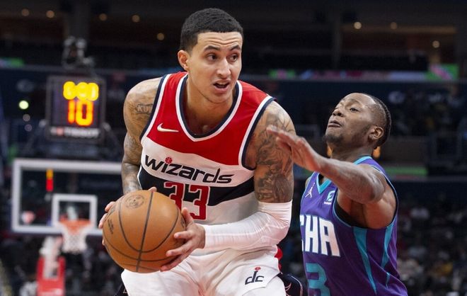 在禁区的卡 在禁区的卡