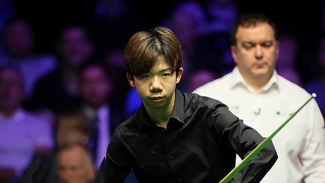 的表现感到 的表现感到